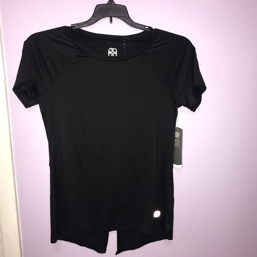 Black Daisy Fuentes workout tee